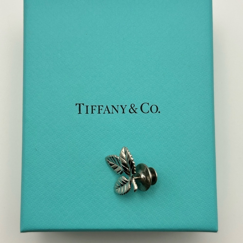 Tiffany & Co Estate Leaf Brooch/Lapel Pin - Picture 10 of 11